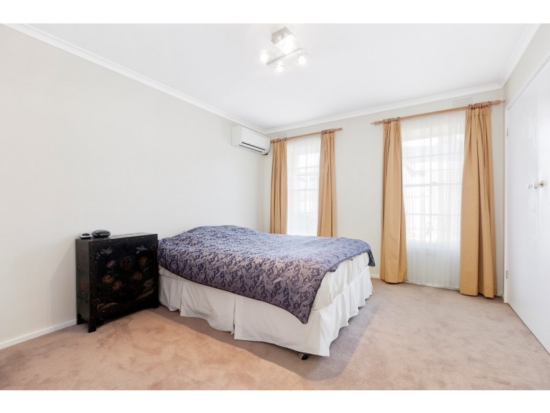 76 Glen Tower Drive, Glen Waverley VIC 3150