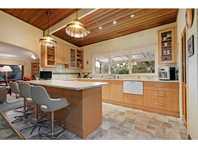 28 Loretta Avenue, Wheelers Hill VIC 3150