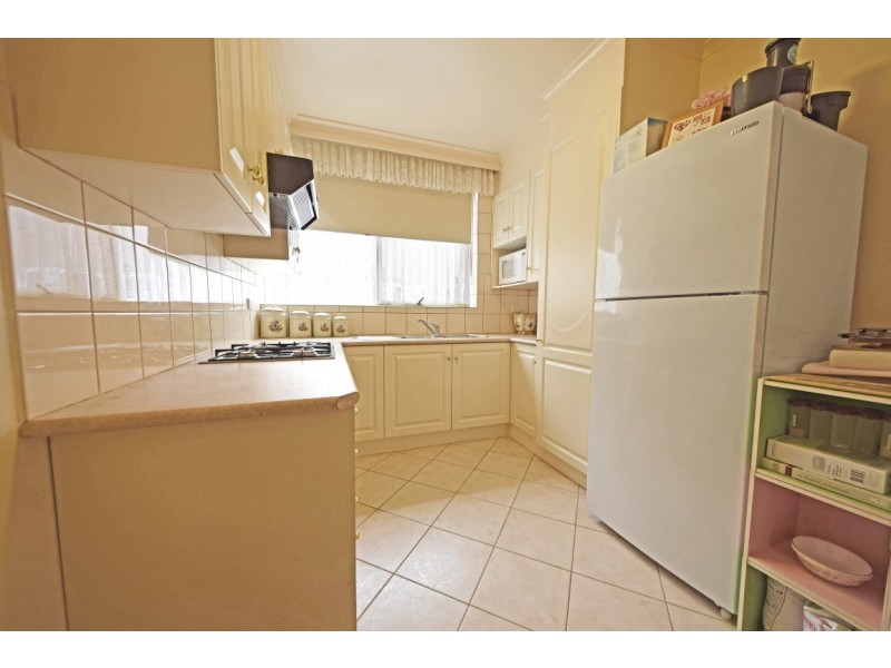 27/327 Orrong Road, St Kilda East VIC 3183