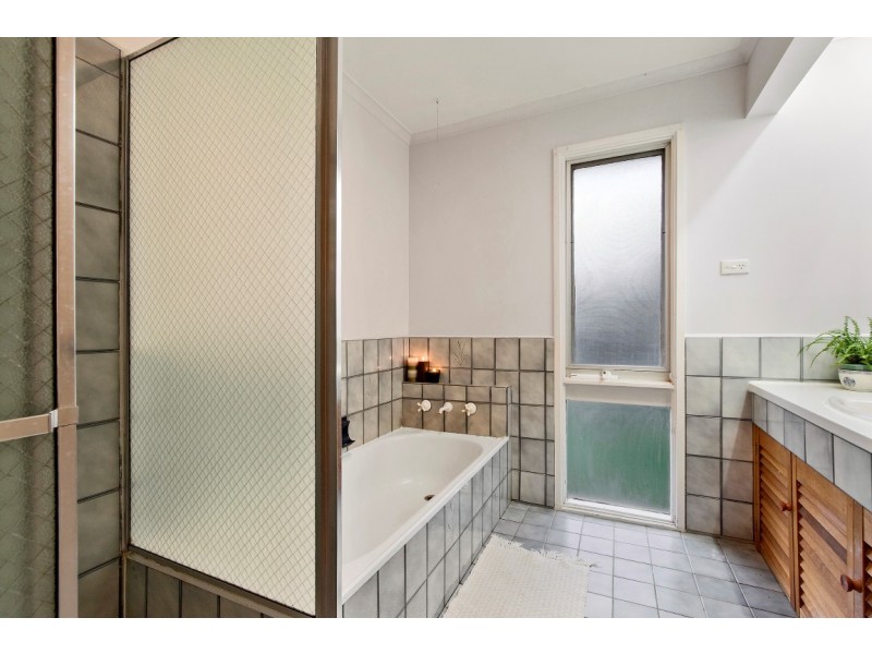 8 Davington Court, Wantirna VIC 3152