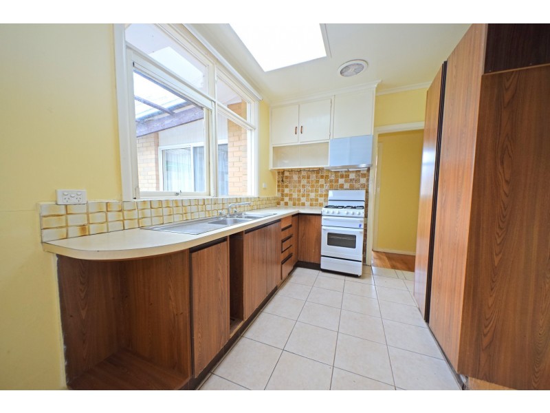 38 Illuka Crescent, Mount Waverley VIC 3149