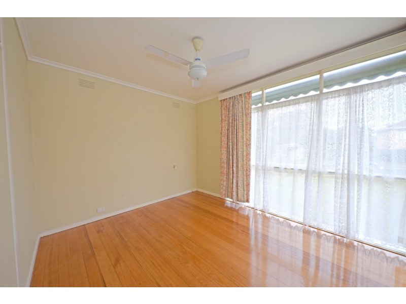 38 Illuka Crescent, Mount Waverley VIC 3149