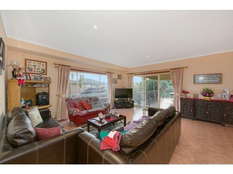 2 Wyuna Court, Wheelers Hill VIC 3150