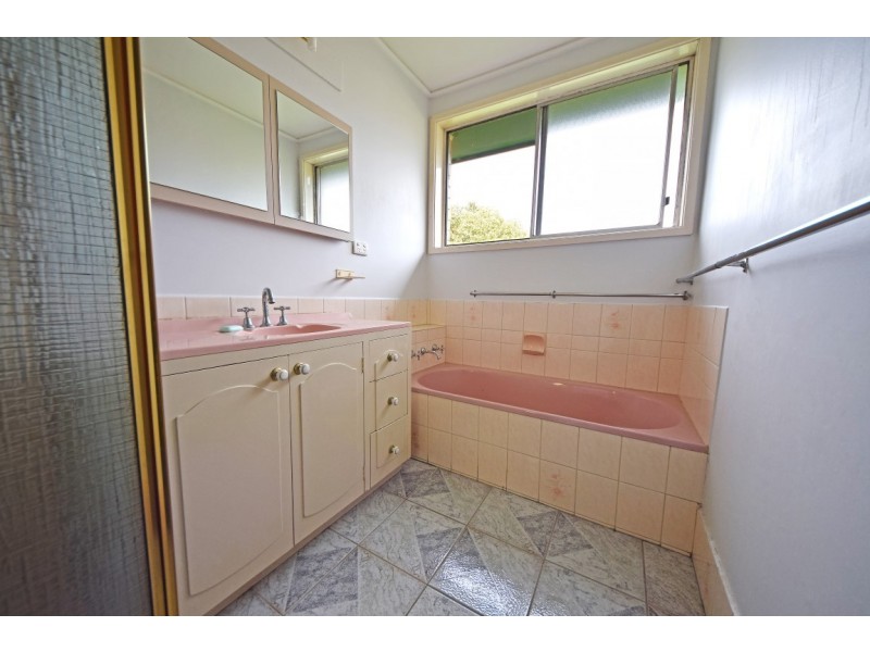 1 Tamala Avenue, Notting Hill VIC 3168