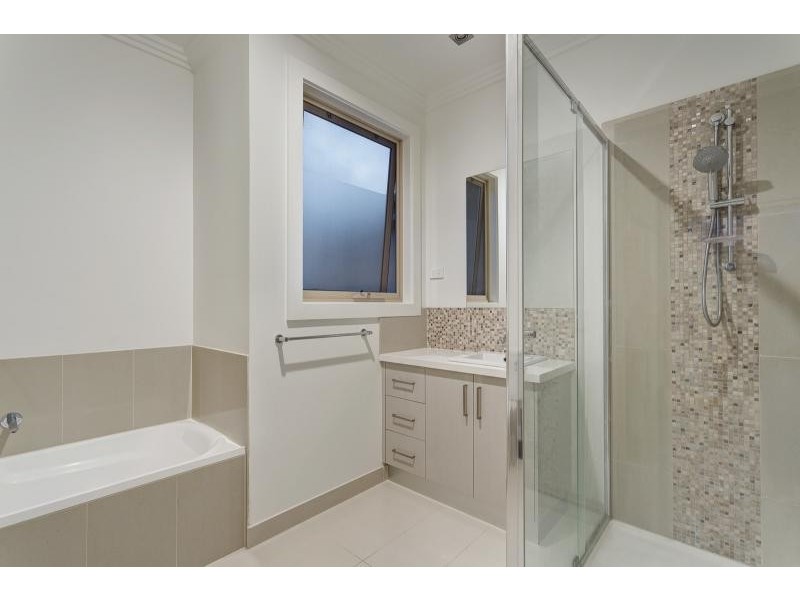 3/1-5 Royton Street, Burwood East VIC 3151