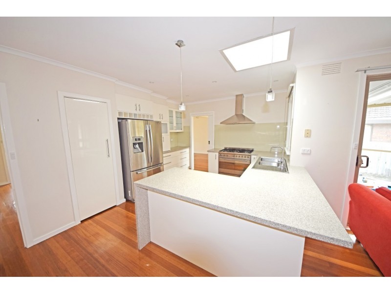 4 Roswell Street, Glen Waverley VIC 3150