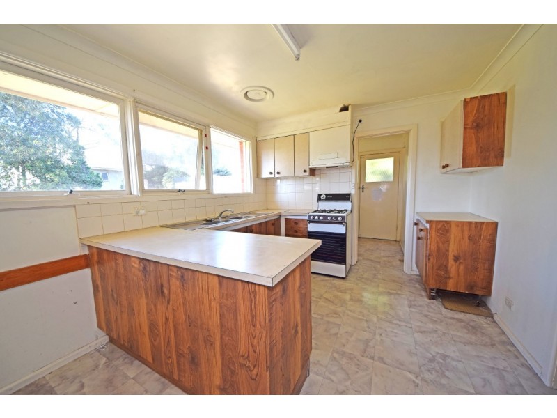 39 Greenways Road, Glen Waverley VIC 3150