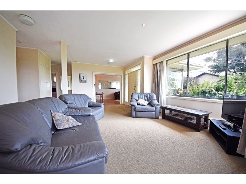 70 Wilson Road, Glen Waverley VIC 3150