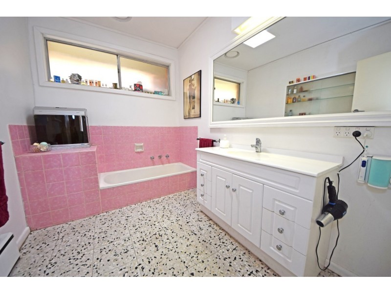 70 Wilson Road, Glen Waverley VIC 3150