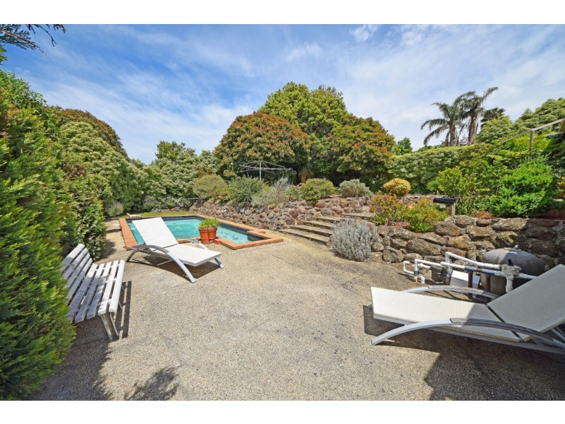 70 Wilson Road, Glen Waverley VIC 3150
