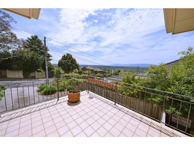 70 Wilson Road, Glen Waverley VIC 3150