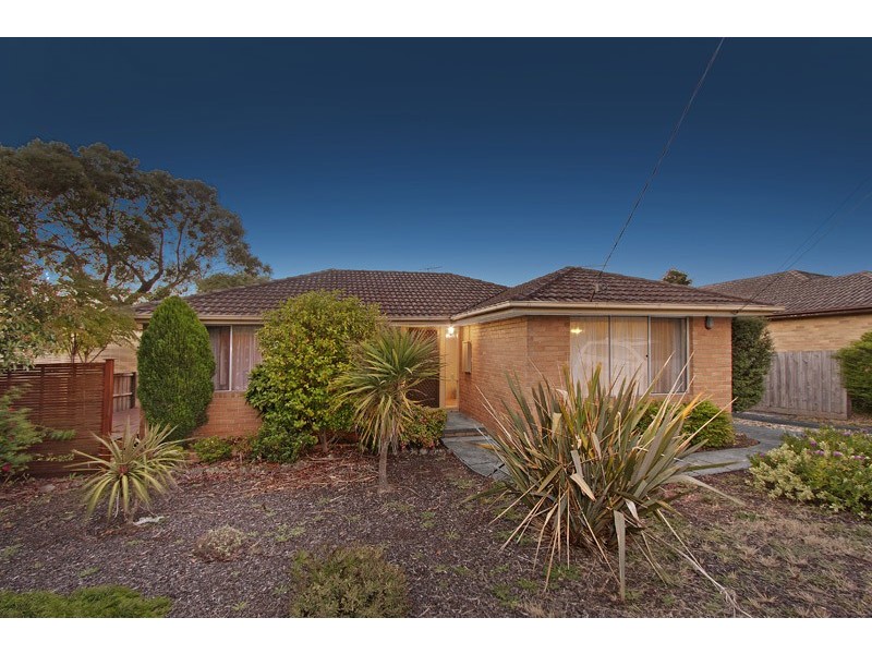15 Mantova Drive, Wheelers Hill VIC 3150