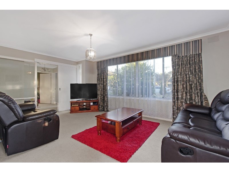 15 Mantova Drive, Wheelers Hill VIC 3150