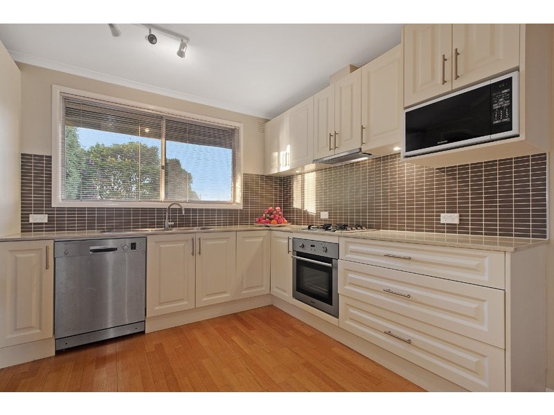 15 Mantova Drive, Wheelers Hill VIC 3150