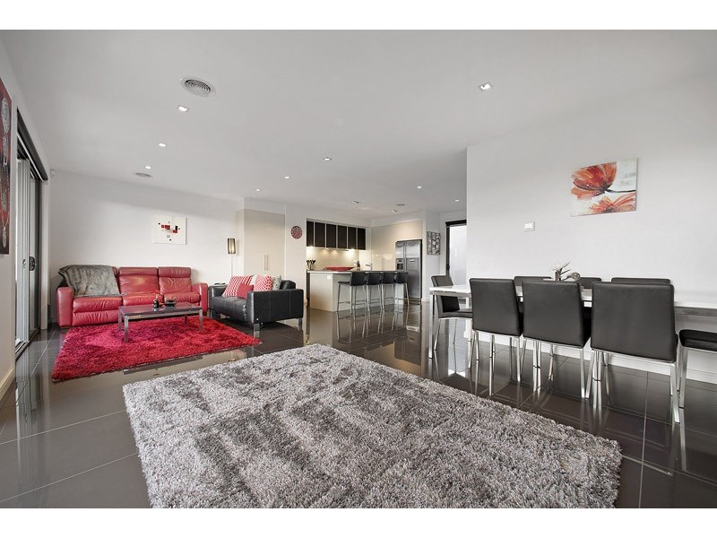 76 Waverley Park Drive, Mulgrave VIC 3170