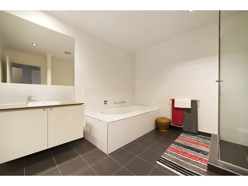 76 Waverley Park Drive, Mulgrave VIC 3170