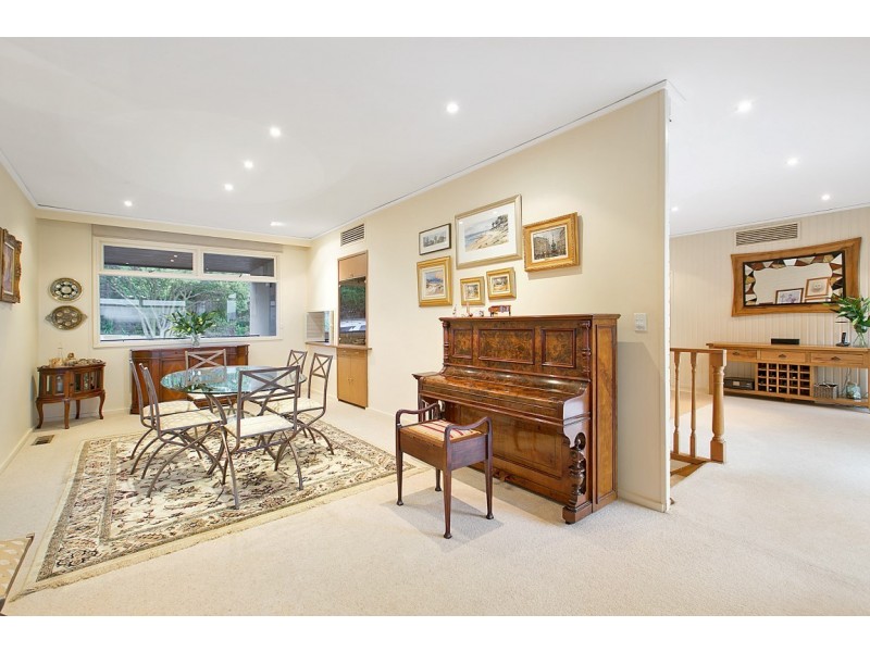 1 Pleasant View Crescent, Wheelers Hill VIC 3150