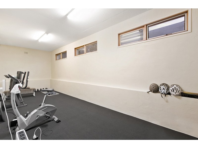 1 Pleasant View Crescent, Wheelers Hill VIC 3150