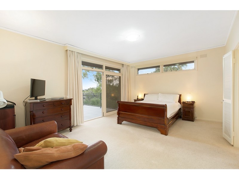 1 Pleasant View Crescent, Wheelers Hill VIC 3150