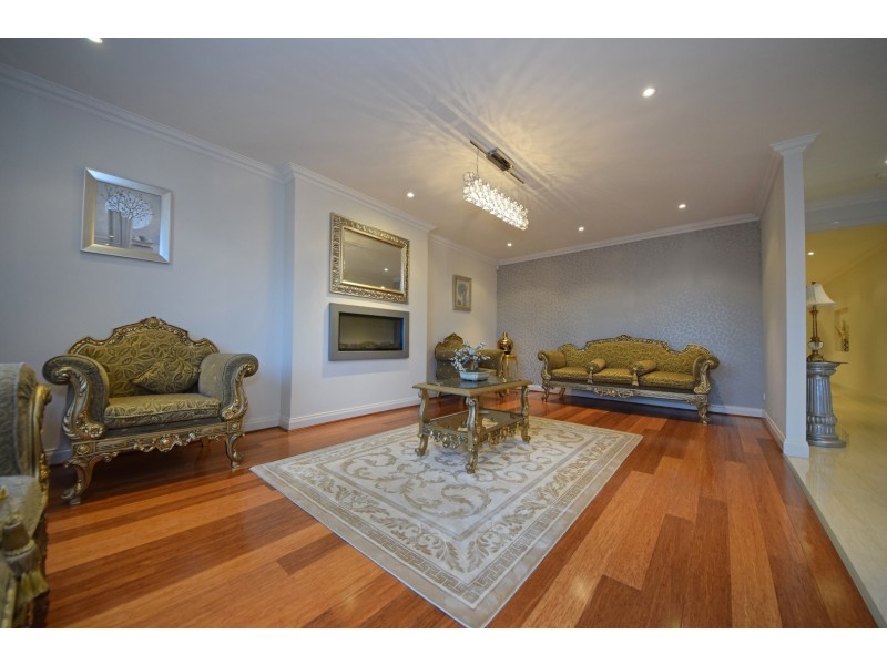 19 Cash Grove, Mount Waverley VIC 3149