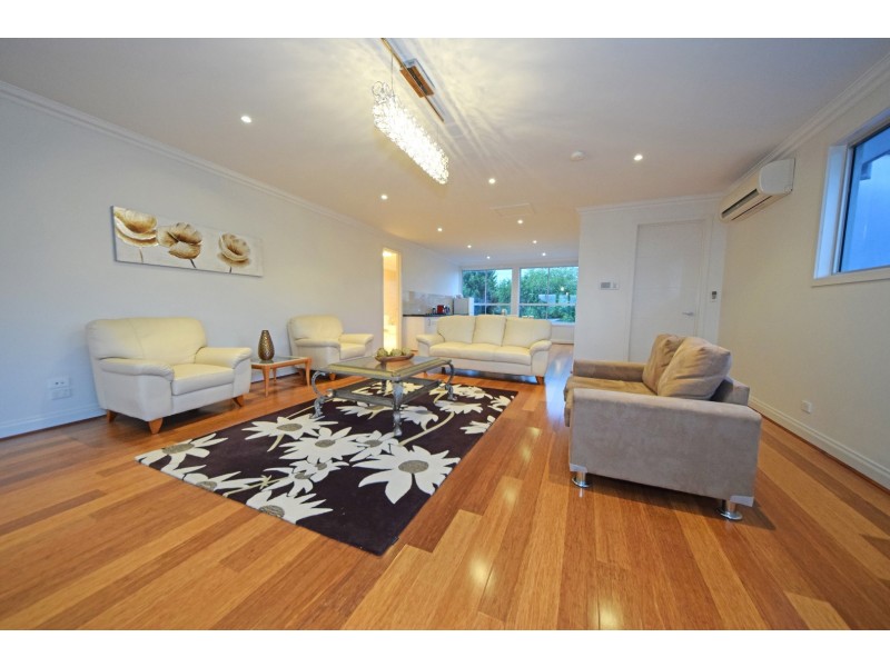 19 Cash Grove, Mount Waverley VIC 3149