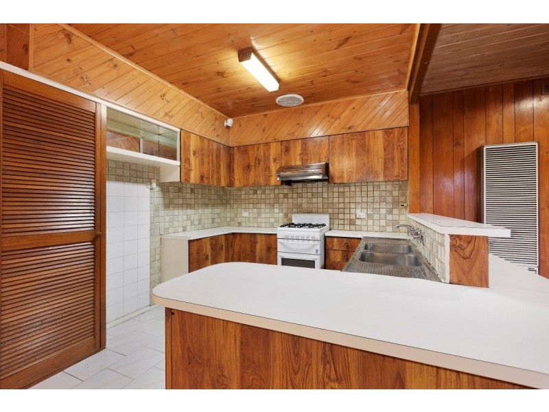 8 Bonview Crescent, Burwood East VIC 3151