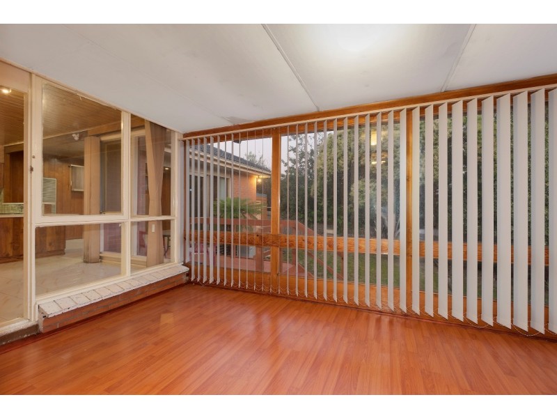 8 Bonview Crescent, Burwood East VIC 3151