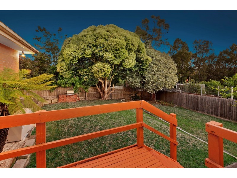 8 Bonview Crescent, Burwood East VIC 3151