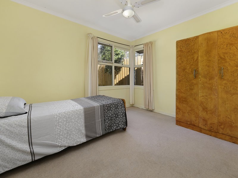 33 Lenna Street, Burwood East VIC 3151