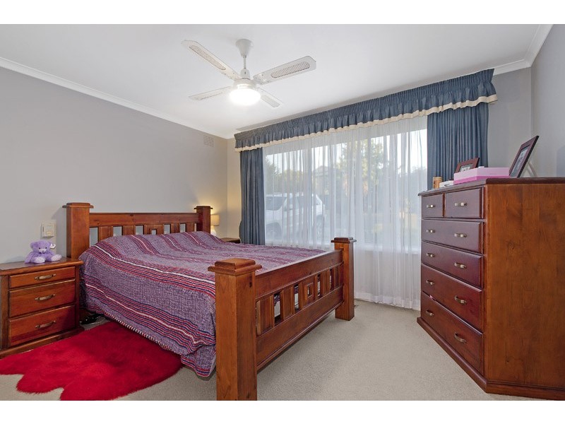 15 Mantova Drive, Wheelers Hill VIC 3150
