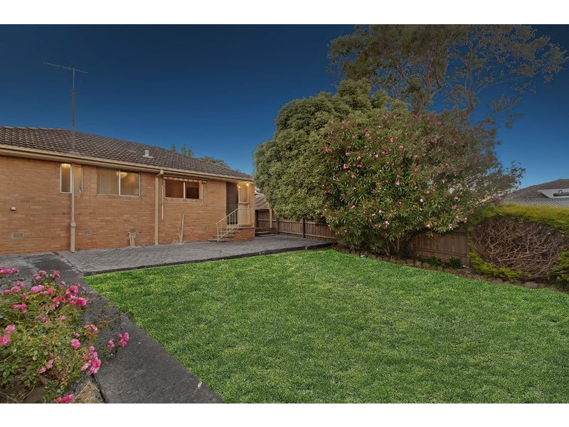 15 Mantova Drive, Wheelers Hill VIC 3150
