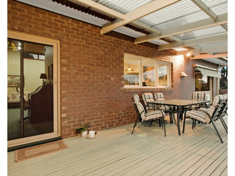 28 Loretta Avenue, Wheelers Hill VIC 3150