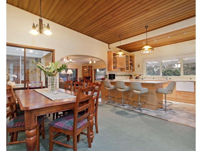 28 Loretta Avenue, Wheelers Hill VIC 3150