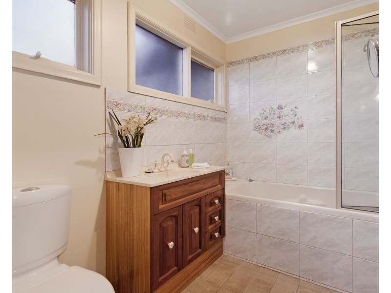 28 Loretta Avenue, Wheelers Hill VIC 3150