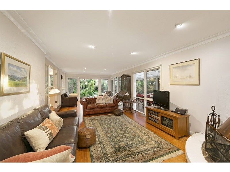 12 Mackintosh Road, Wheelers Hill VIC 3150