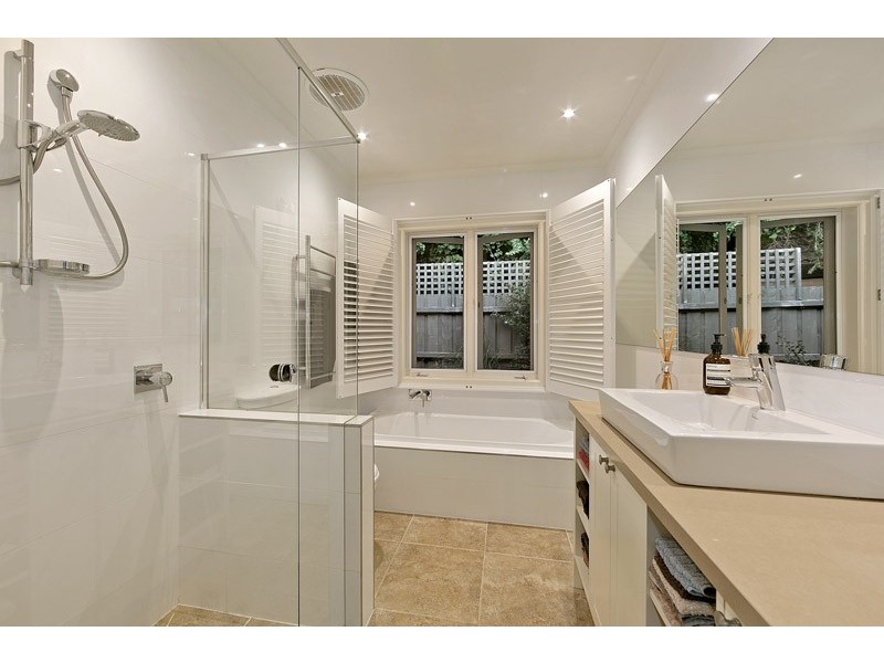 12 Mackintosh Road, Wheelers Hill VIC 3150