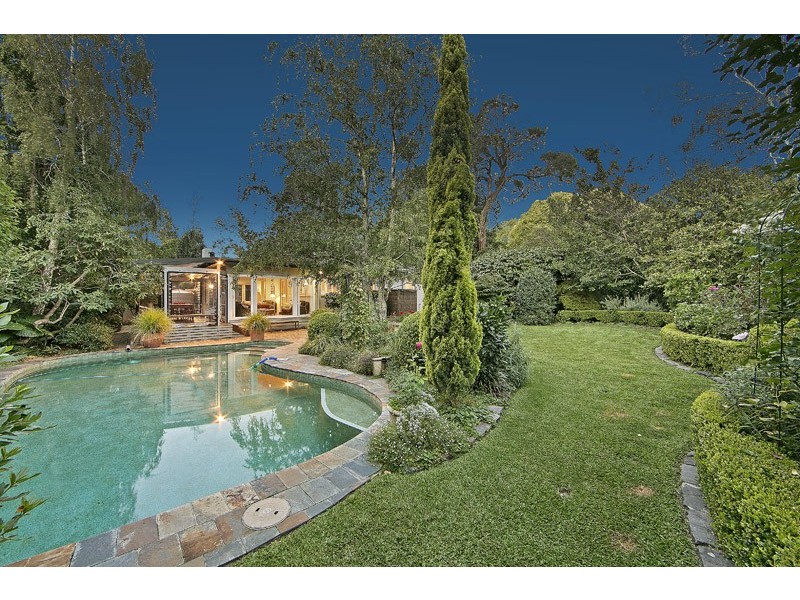 12 Mackintosh Road, Wheelers Hill VIC 3150