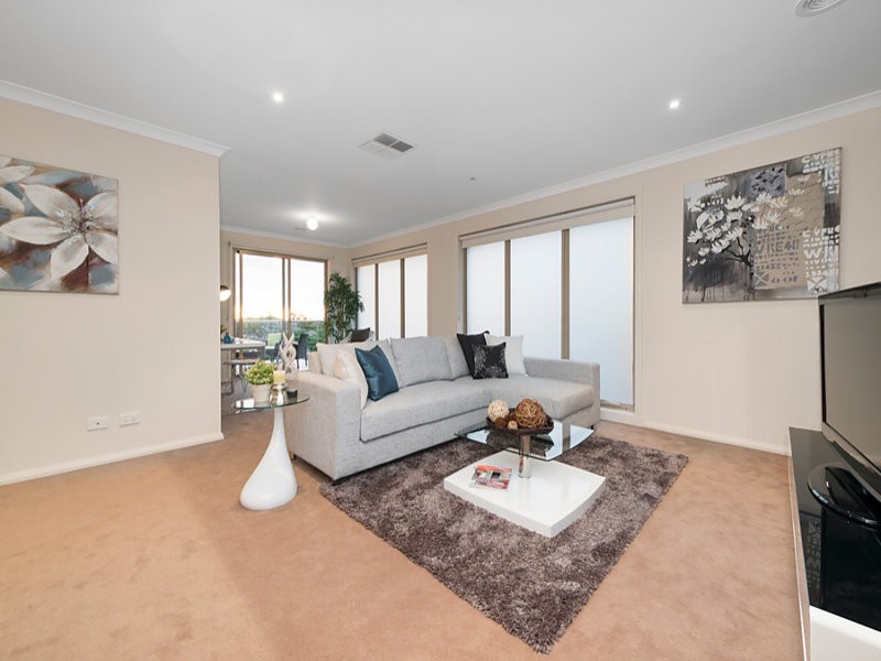 11 Melinga Crescent, Chadstone VIC 3148