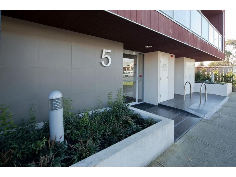 13/5 Bear Street, Mordialloc VIC 3195