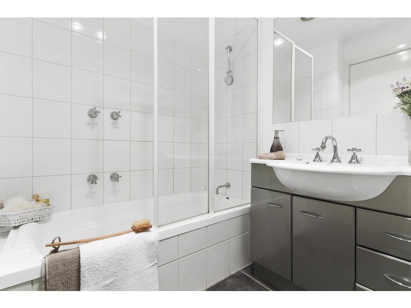 17/1 Eucalyptus Mews, Notting Hill VIC 3168