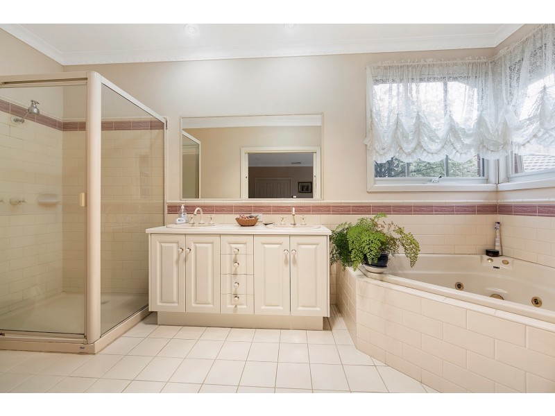 12 Carolina Street, Mount Waverley VIC 3149