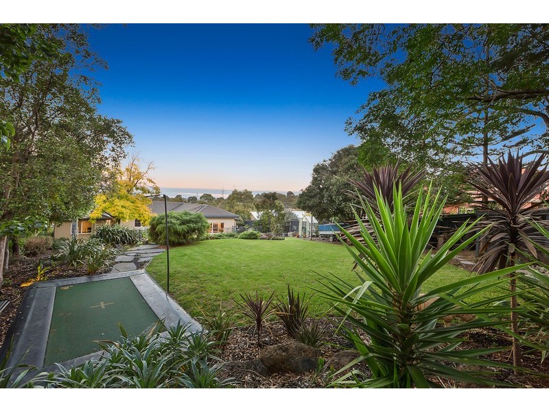 15 Clarke Court, Wheelers Hill VIC 3150