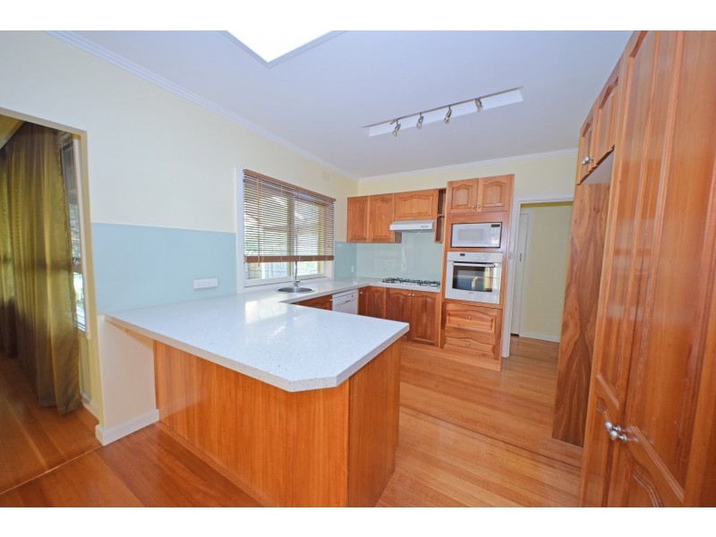 24 Nottingham Street, Glen Waverley VIC 3150