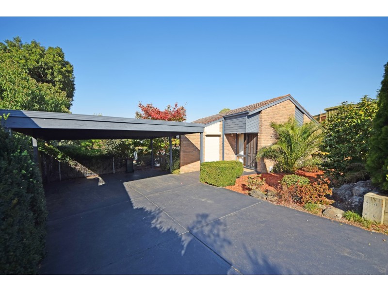 4 Bramley Crescent, Wheelers Hill VIC 3150