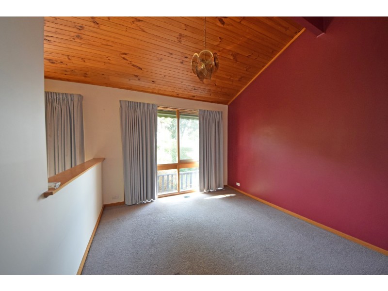 4 Bramley Crescent, Wheelers Hill VIC 3150