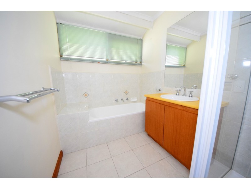 4 Bramley Crescent, Wheelers Hill VIC 3150