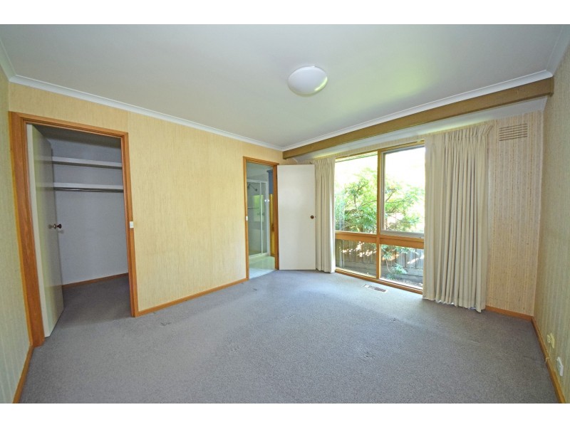 4 Bramley Crescent, Wheelers Hill VIC 3150