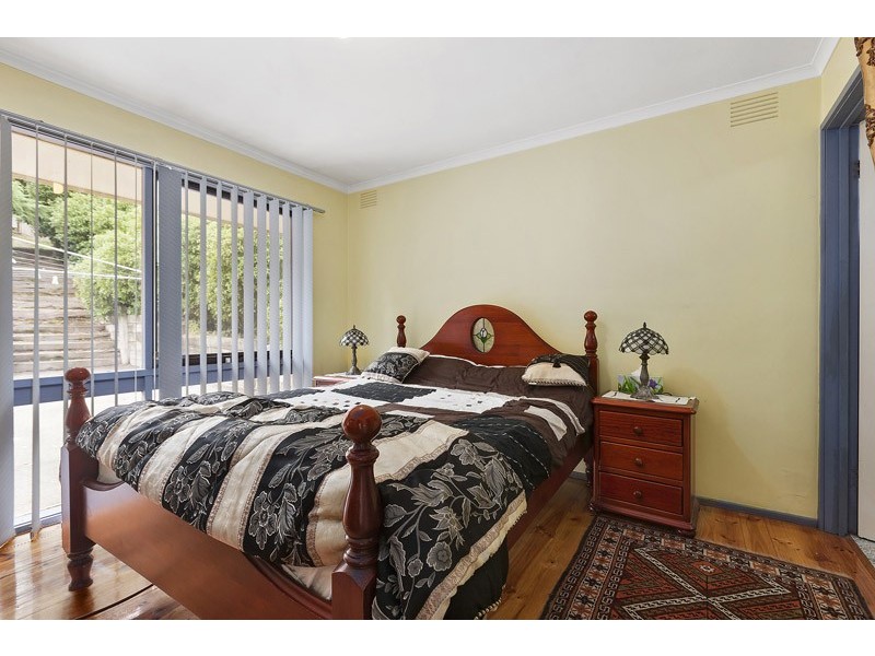 49 Long Valley Way, Doncaster East VIC 3109