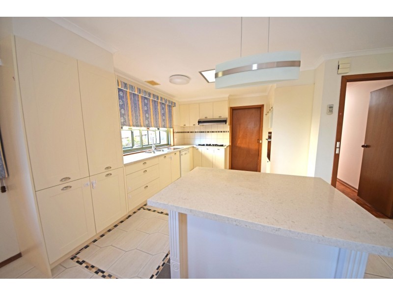 12 Roswell Street, Glen Waverley VIC 3150