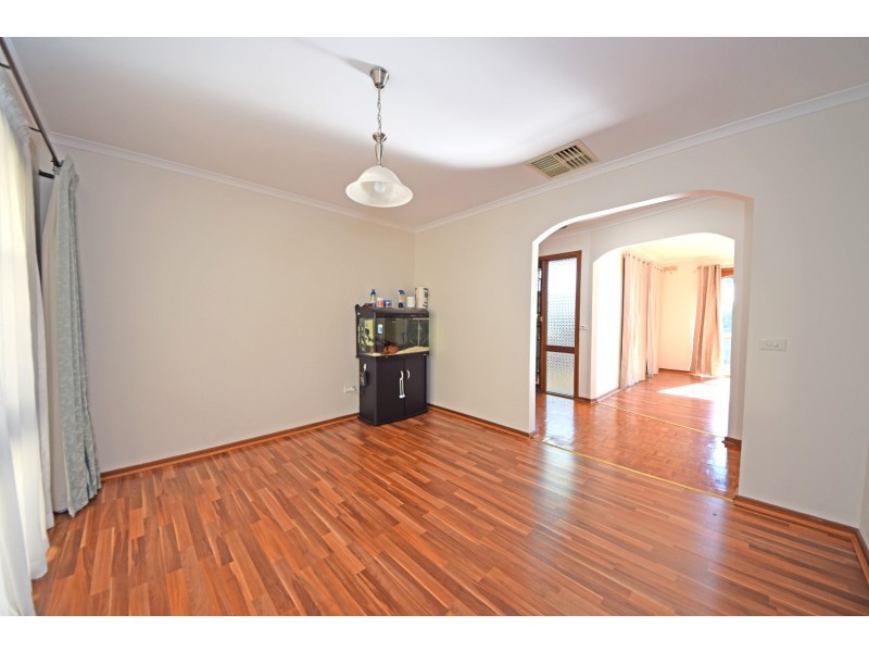 12 Roswell Street, Glen Waverley VIC 3150